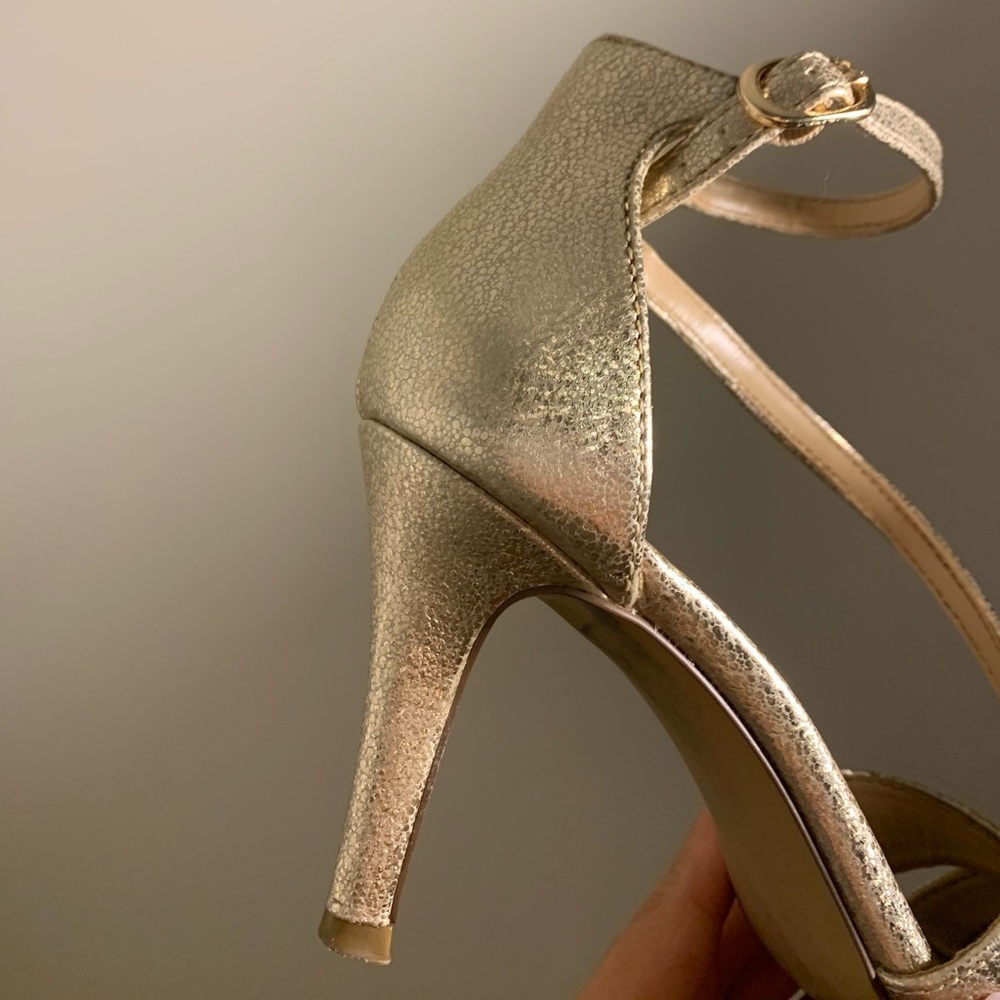 Gold heels - Picture 4 of 4